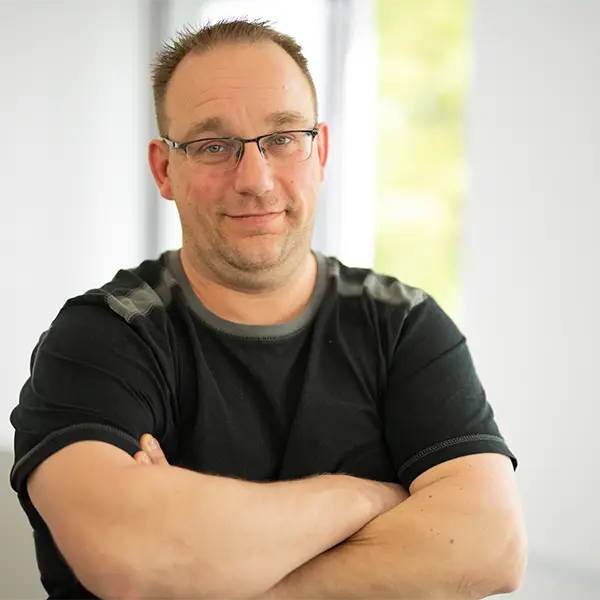 Komsystec_ueber-uns-Mitarbeitende-3_h600